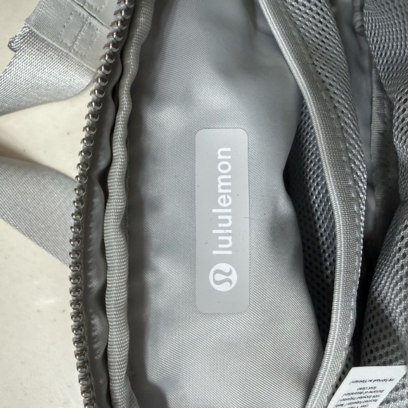 Lululemon Athletica Holographic Crossbody/waist bag/fanny back - Picture 6 of 9